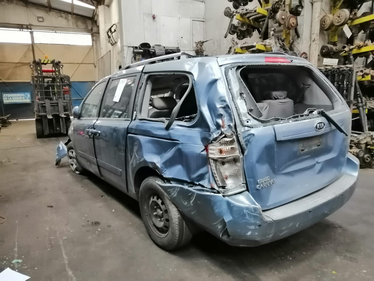  Kia GRAND CARNIVAL 2010    EN DESARME